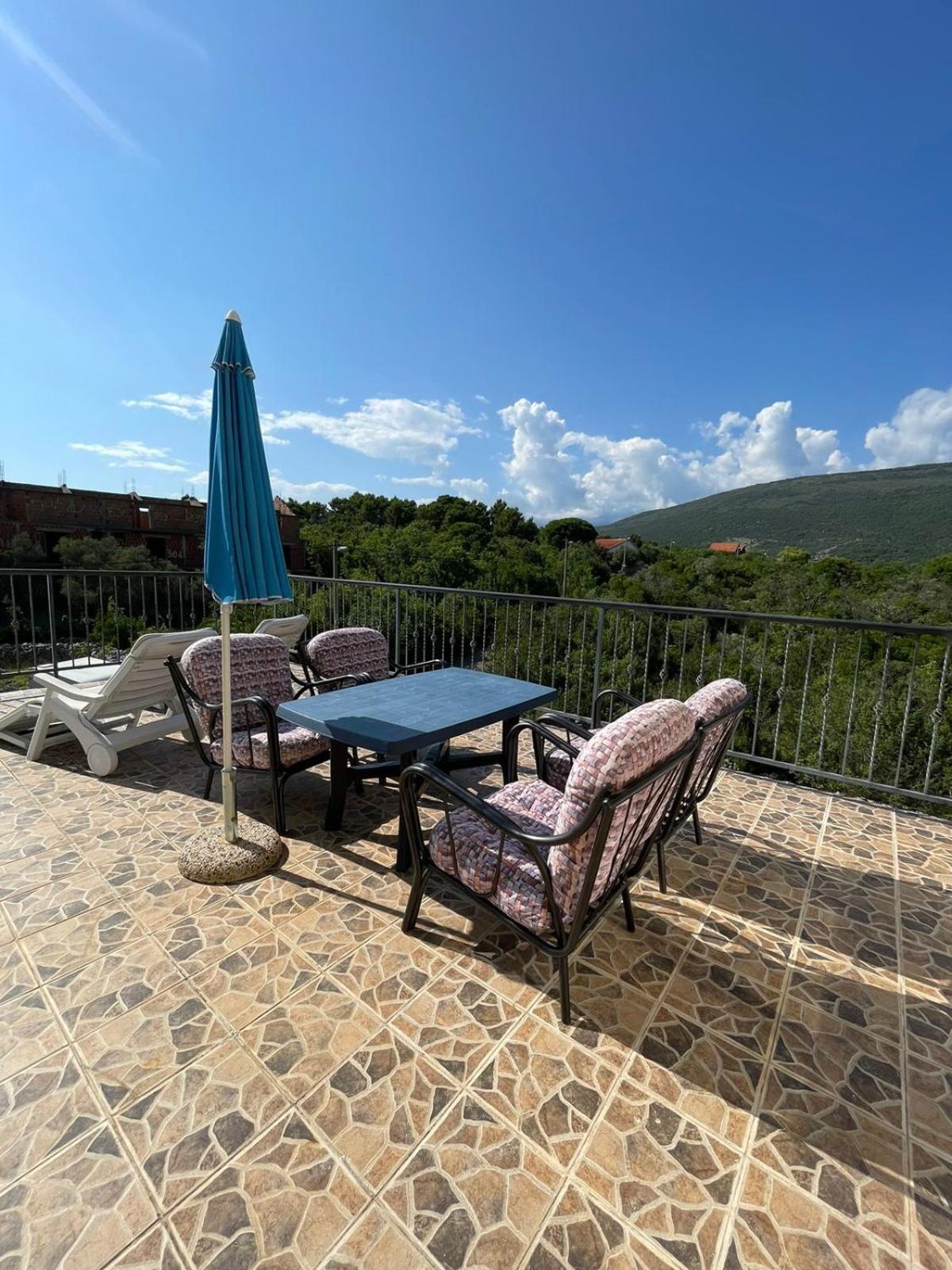 טיווט Apartments Villa-G Lustica מראה חיצוני תמונה