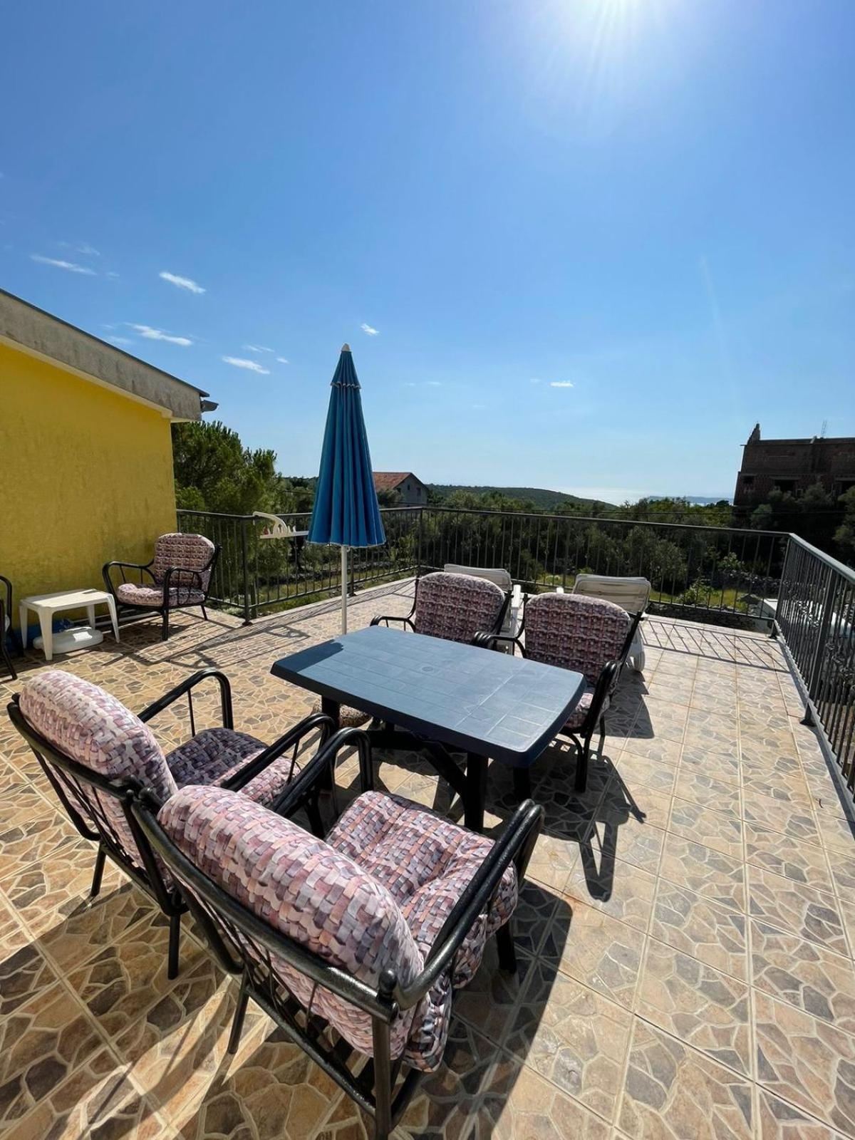 טיווט Apartments Villa-G Lustica מראה חיצוני תמונה