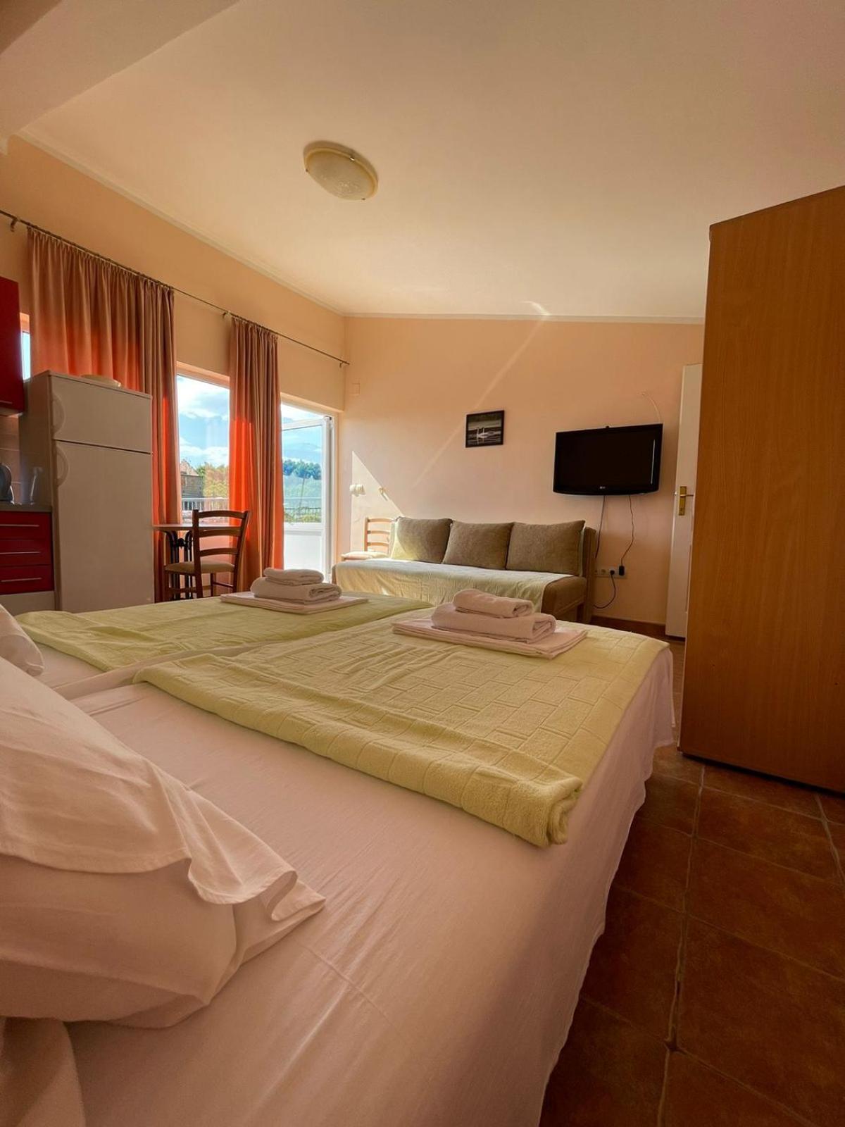 טיווט Apartments Villa-G Lustica מראה חיצוני תמונה