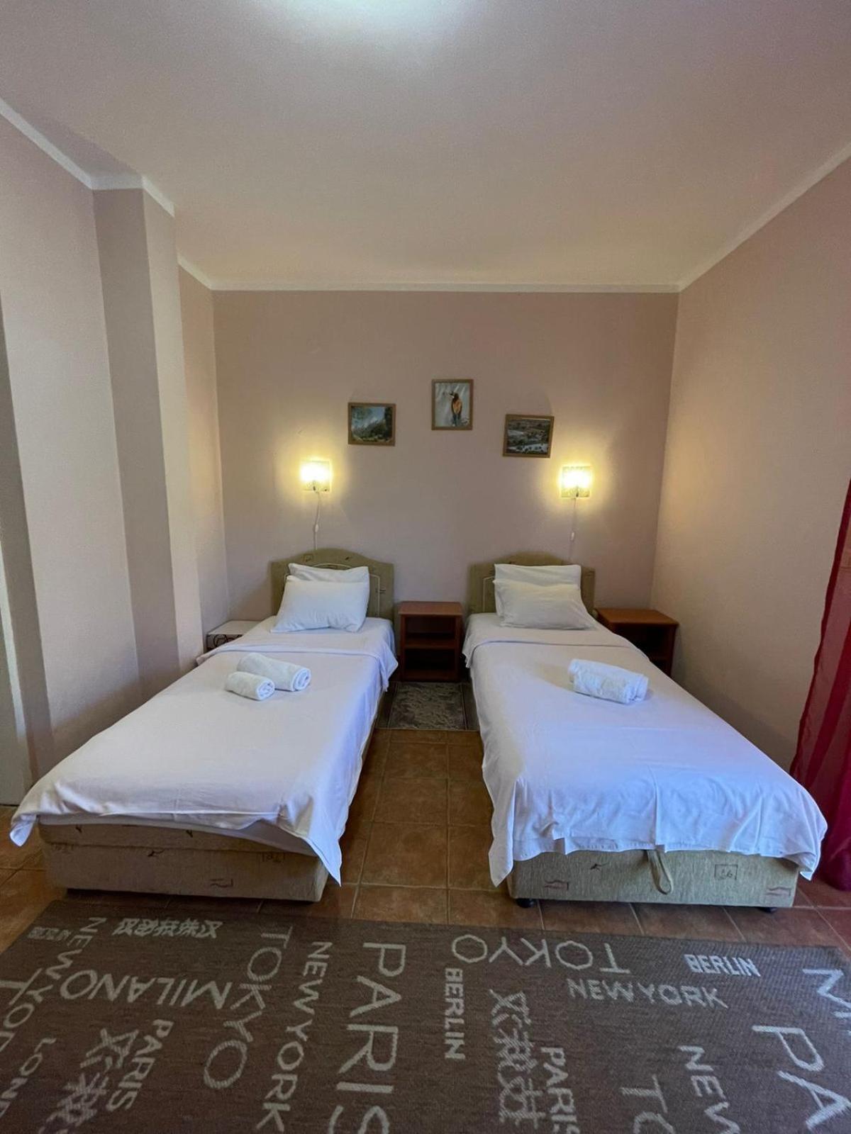 טיווט Apartments Villa-G Lustica מראה חיצוני תמונה