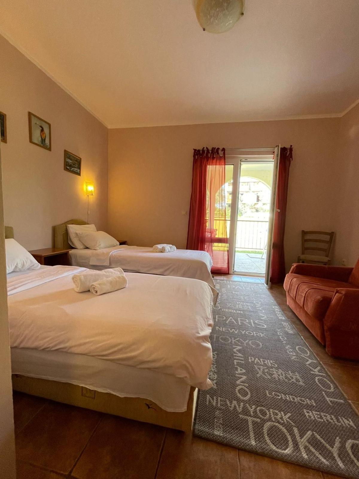 טיווט Apartments Villa-G Lustica מראה חיצוני תמונה