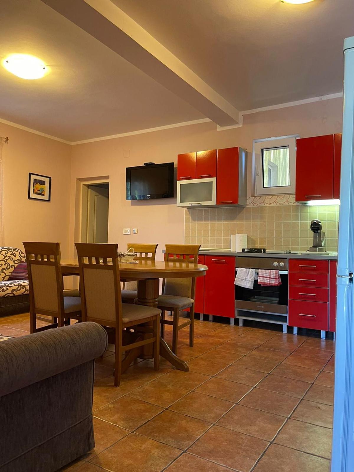 טיווט Apartments Villa-G Lustica מראה חיצוני תמונה