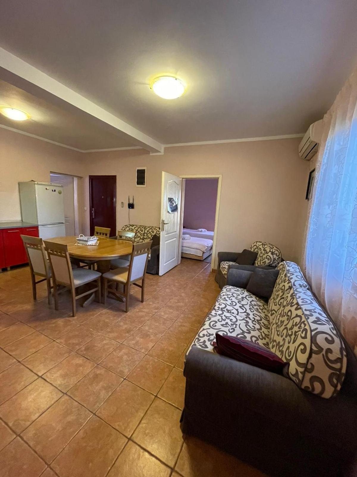 טיווט Apartments Villa-G Lustica מראה חיצוני תמונה