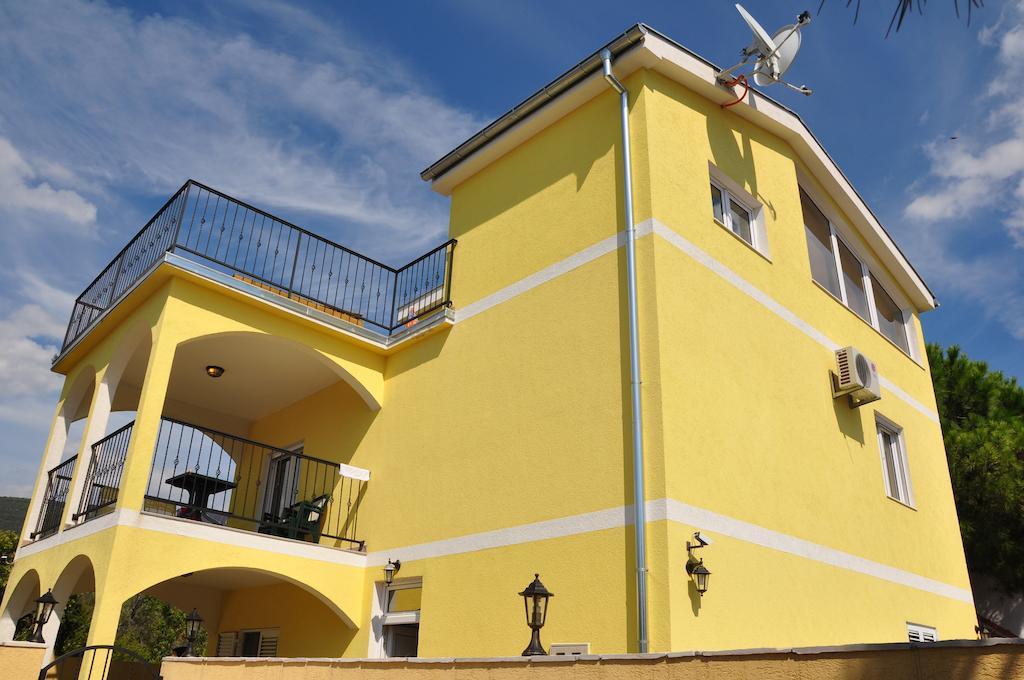 טיווט Apartments Villa-G Lustica מראה חיצוני תמונה